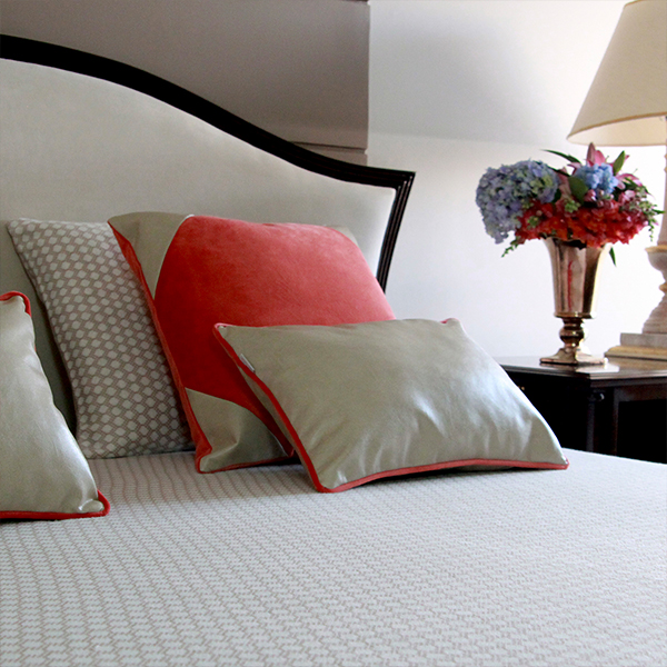 Almofadas coloridas para decorar seu quarto
